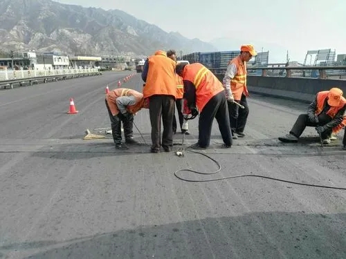 达坂城道路桥梁病害治理